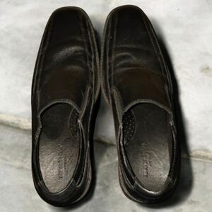 Kenneth Cole Black Leather Loafers Slip On Mens Size 10.5 10-1/2